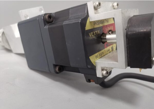 VEXTA PK564BW-T10 5-Phase Stepper Motor Used - Image 3