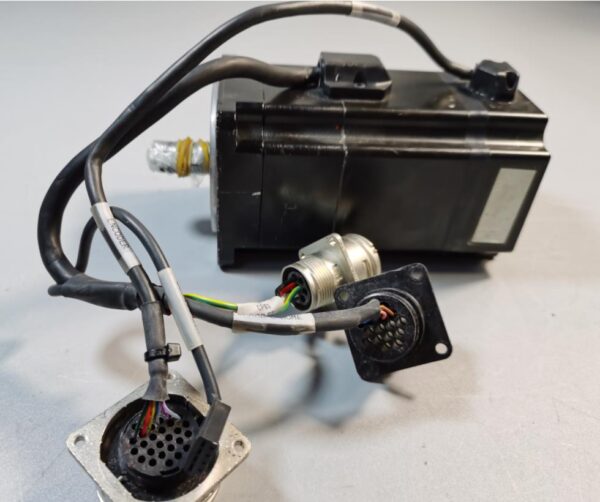 SANYO DENKI P50B07040HCS00M AC Servo Motor AMAT Metal Endura Used - Image 3