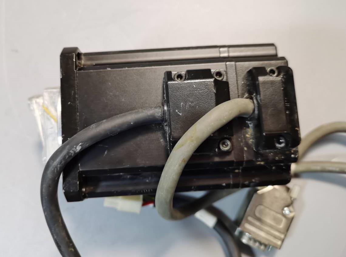 TRUST 740-0400E04-B0-A02 SE Series Servo Motor Lam 676-067735-502 Used - Image 3